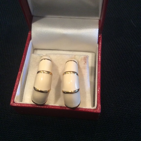 Earrings, pierced, bundle - Picture 4 of 7